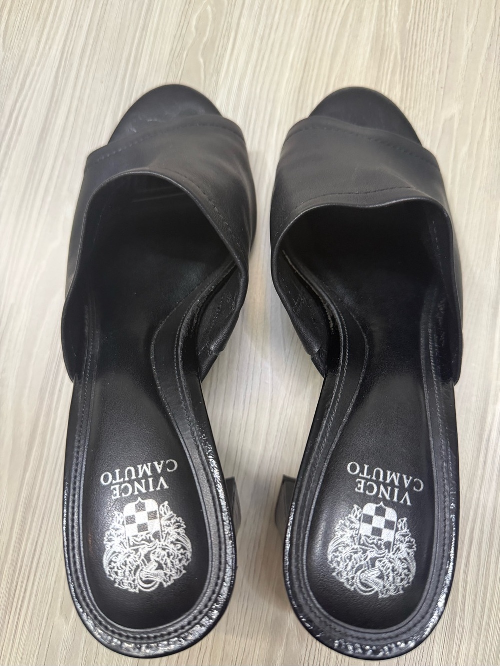 Vince Camuto Black Leather Open-Toe Mule Heels. Size 8 - Picture 9 of 10